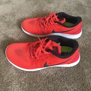 Nike Reef Run Size 7